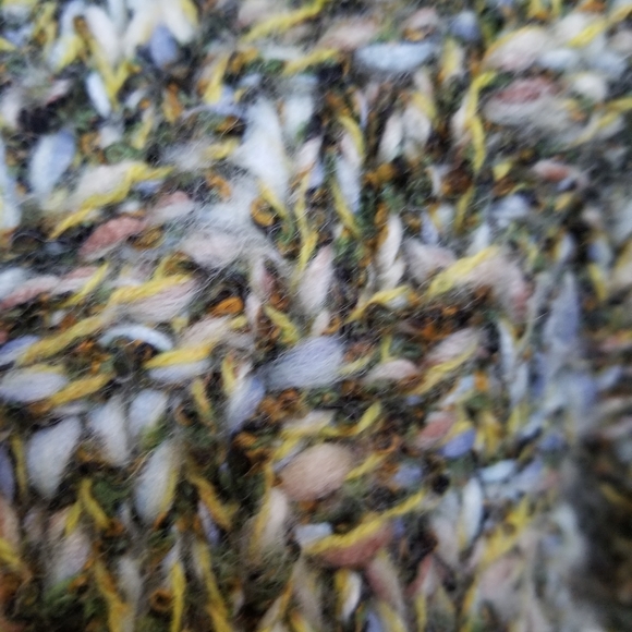 Wool cropped cardigan sweater. Size Medium. Hand Knit by Dollie, wood buttons - Picture 7 of 11